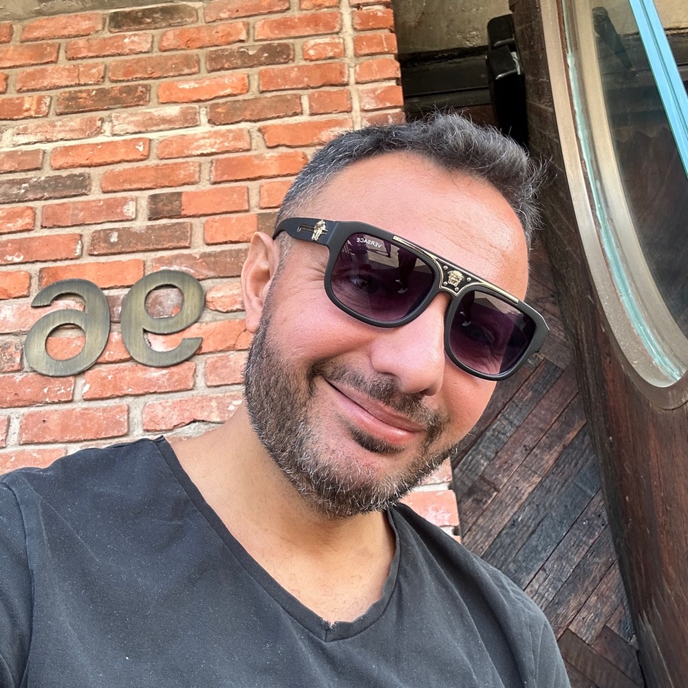 Meet your Posher, Emrah